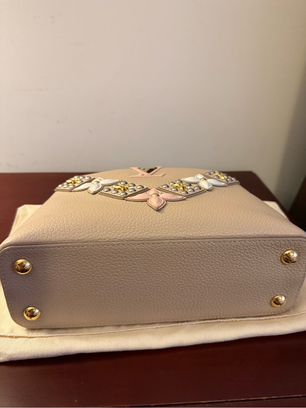 Louis Vuitton Beige Capucines Mini Satchel with Floral Stud Details - Picture 9 of 11